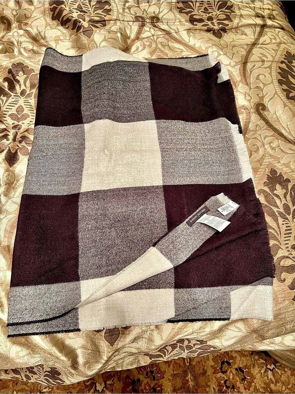 Banana Republic Plaid Blanket Scarf Black & Gray